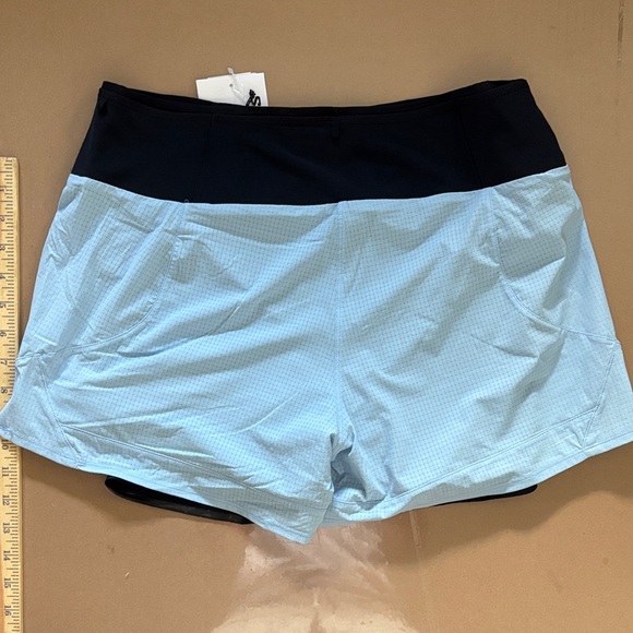 Salomon Women's Athletic Sense Aero 2in1 shorts Sz L - Picture 4 of 7